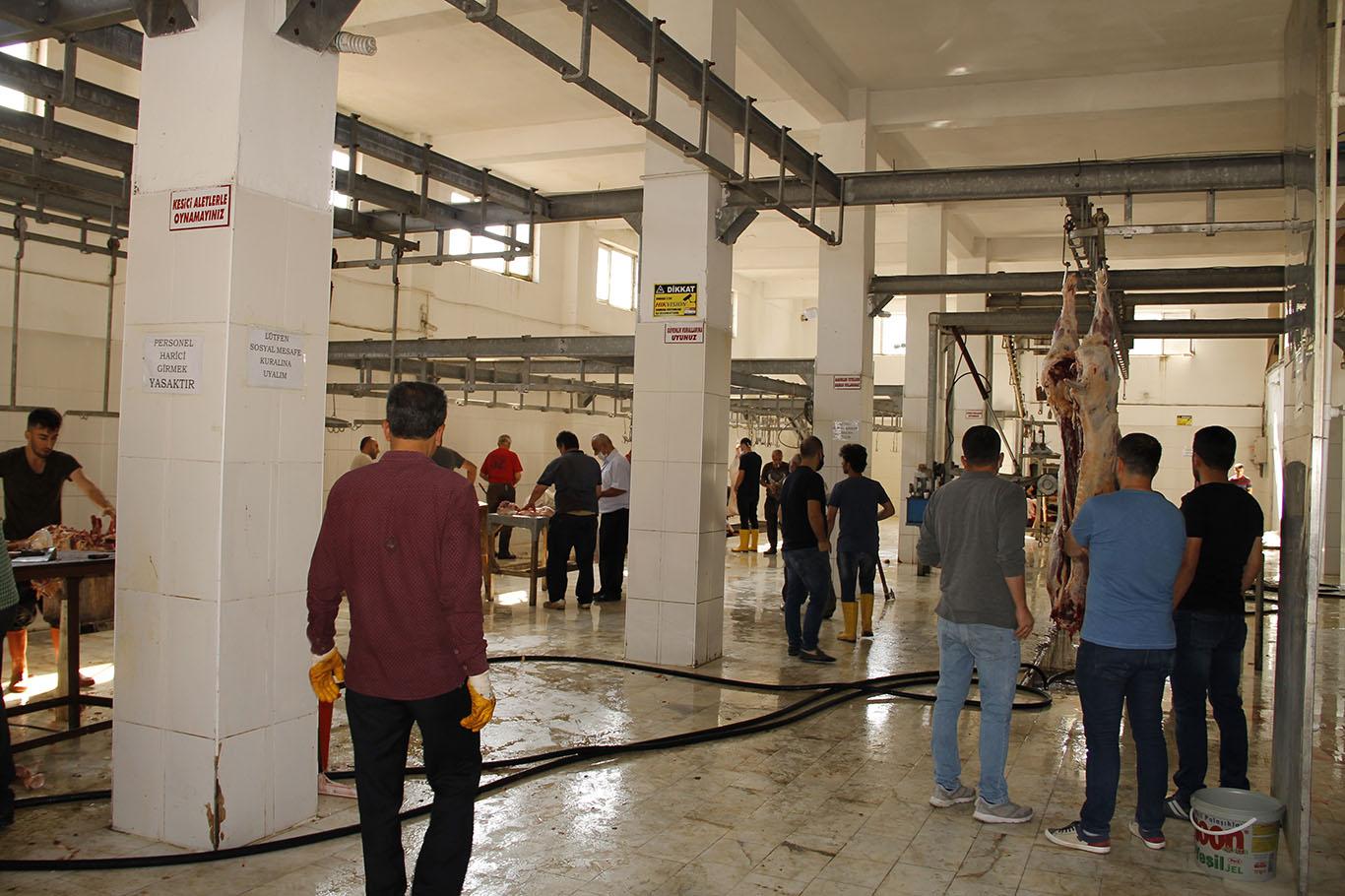 Bitlis Umut Kervanı yüzlerce aileye kurban etini ulaştırdı